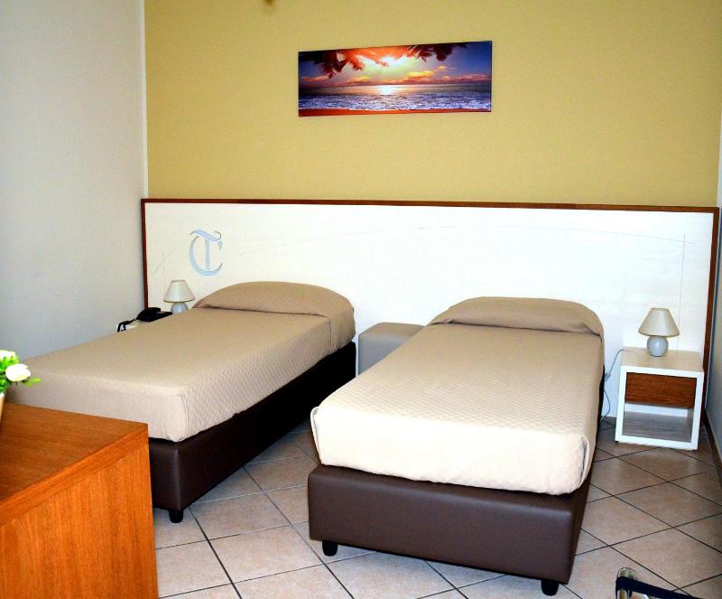 Deluxe Double Room image 2