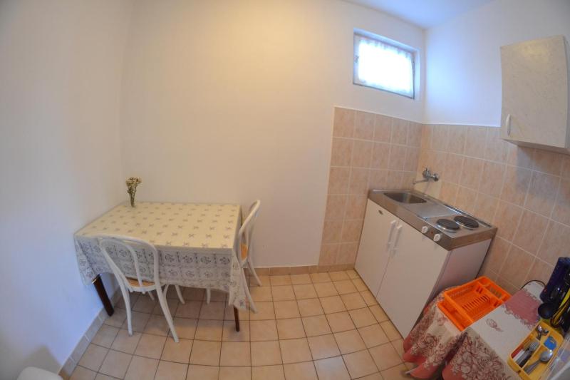 Studio Apartment image 3