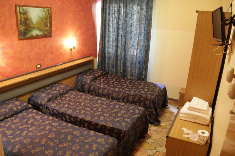 Triple Room image 4