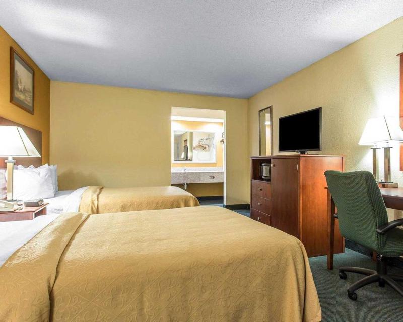 Standard Double Room with Two Double Beds - Non-Smoking image 3