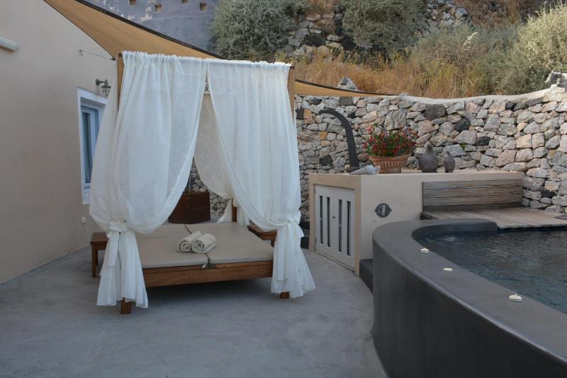 Two-Bedroom Holiday Home with outdoor Hot tub image 2