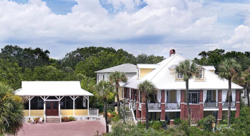 Beachview Inn and Spa - image 1