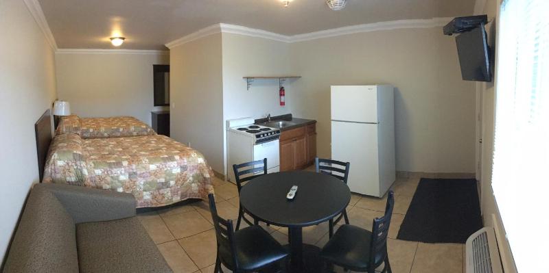 Deluxe Double Room image 4