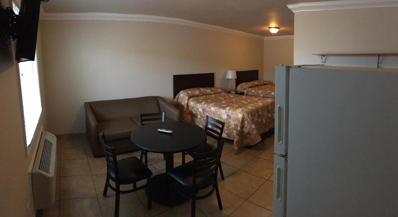 Deluxe Double Room image 2