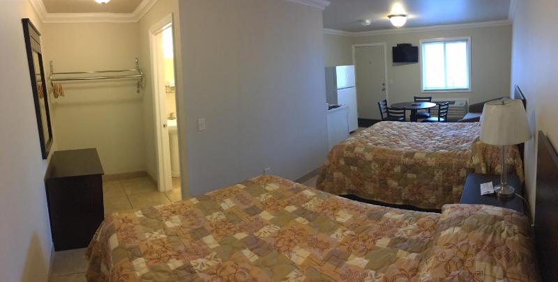 Deluxe Double Room image 3