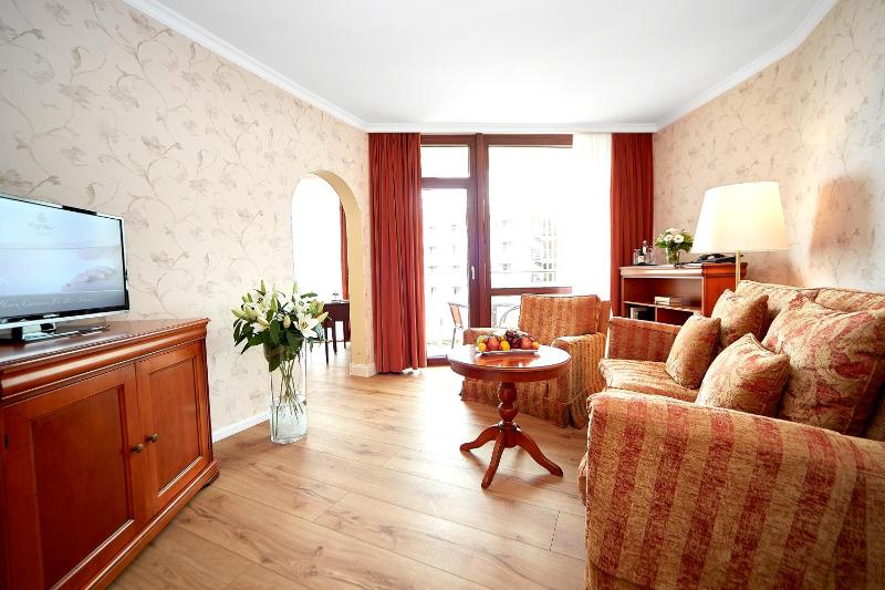 Deluxe Double Room image 1