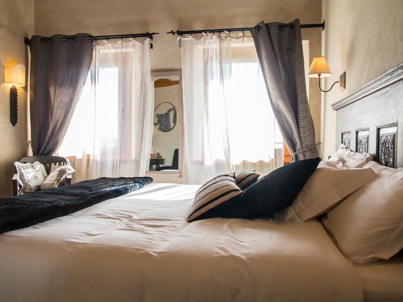 Superior Double Room image 2