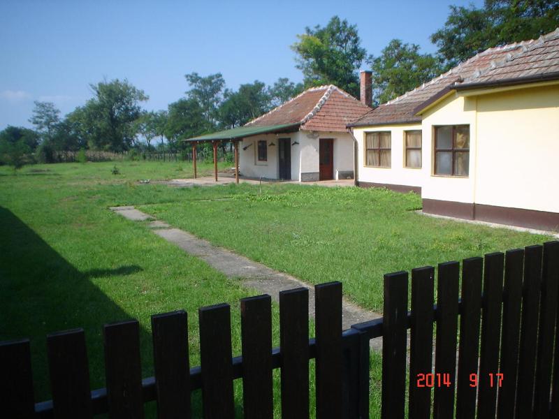 Two-Bedroom Apartment with Garden View image 4