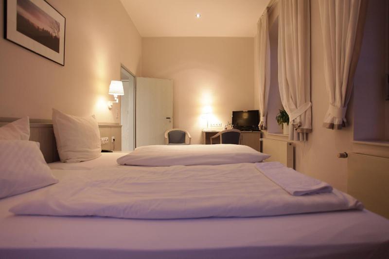 Double Room image 1