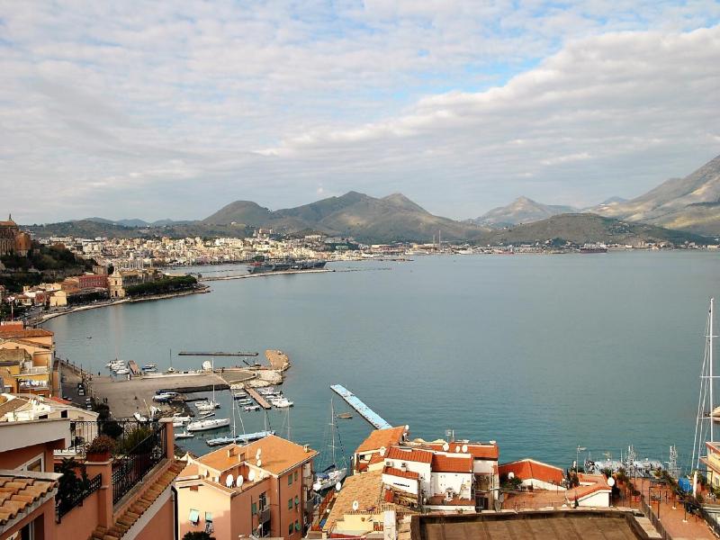 Casa Belvedere vista mare nel centro storico - image 16