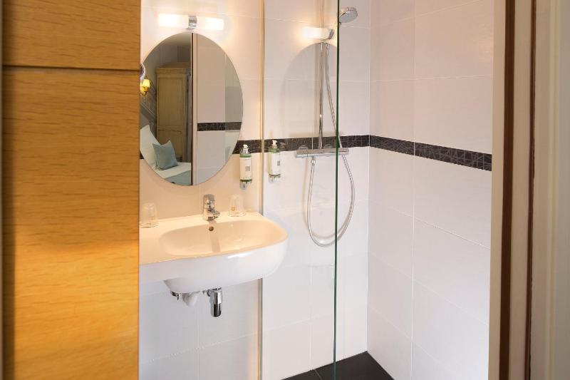 Superior Double or Twin Room image 3