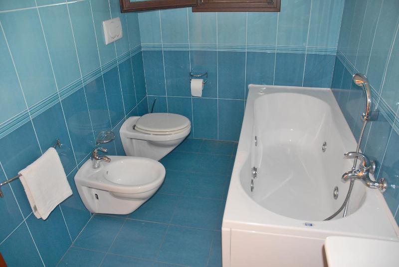 Queen Room with Balcony image 1