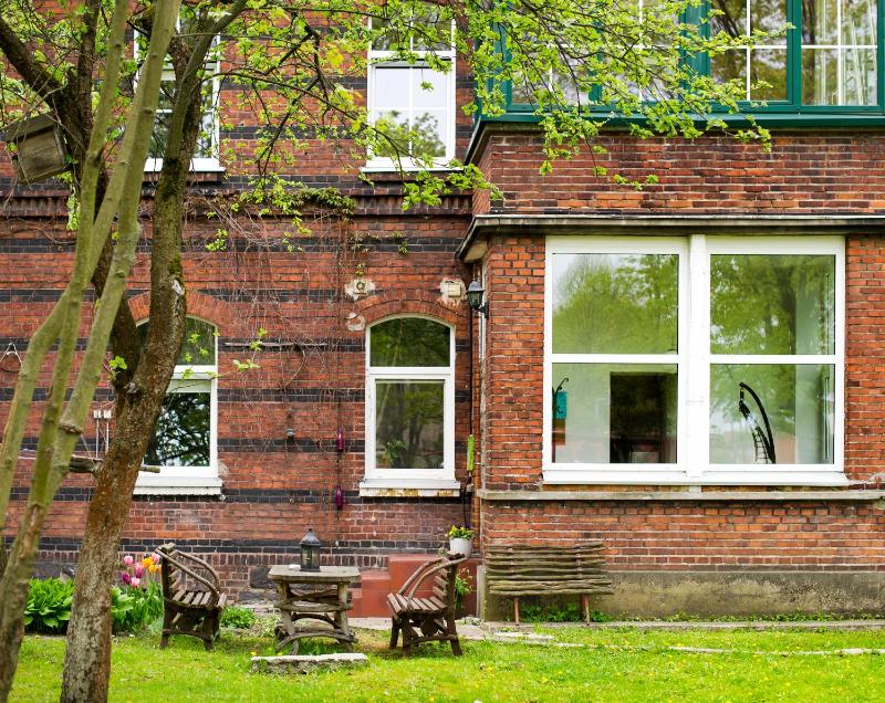 Red Brick Apartments - image 16