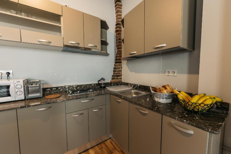 YellowBoot Aparthotel - image 9