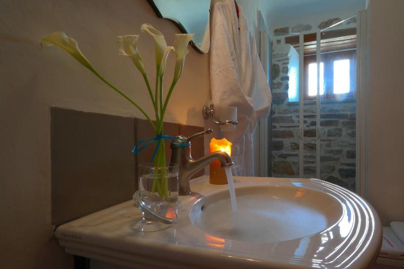 Superior Room with Fireplace - Imalia image 2