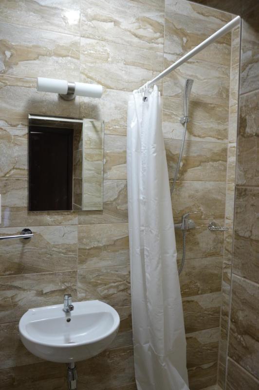 Small Double Room image 3