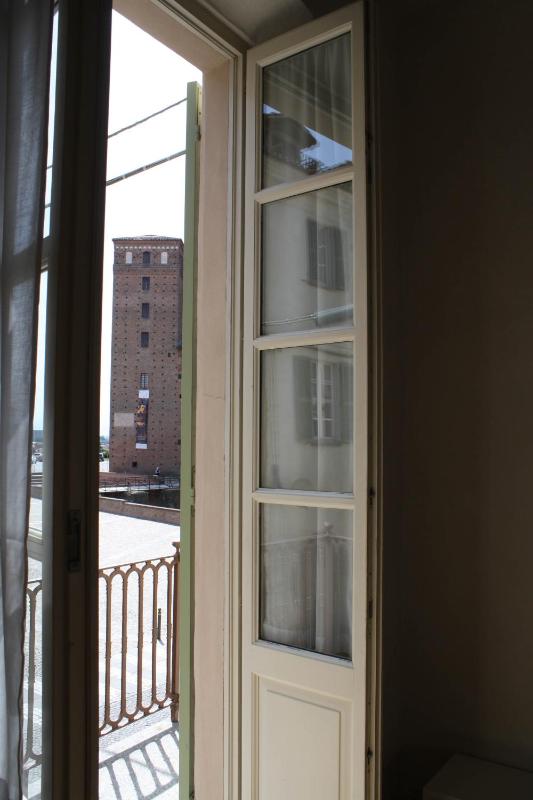 Double or Twin Room with City View image 3