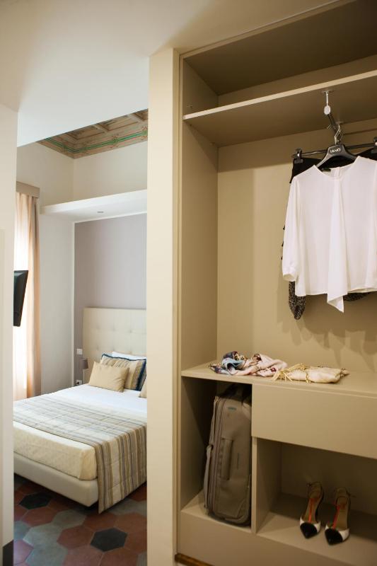 Standard Double Room image 3