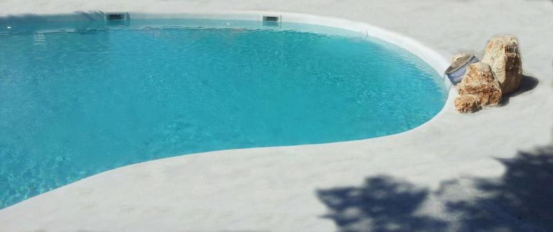 Triple Room with Pool View image 3