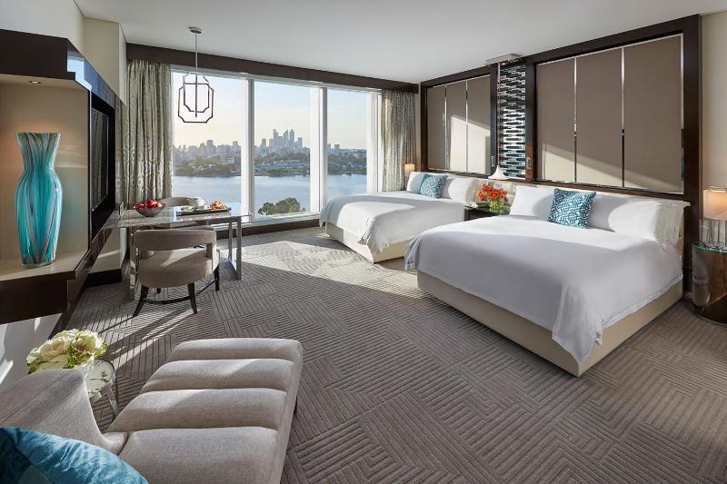 Premier Twin Room image 1