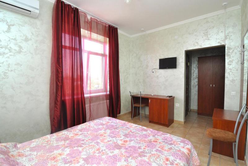 Double Room image 1