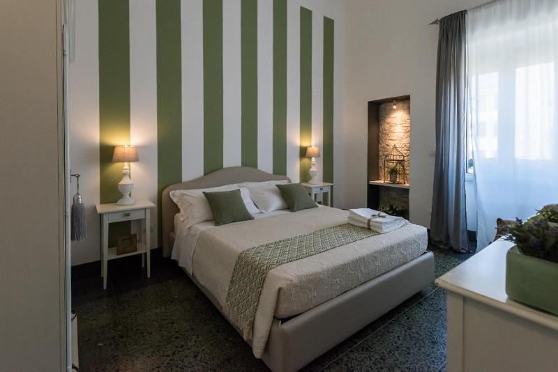 Standard Double Room image 2