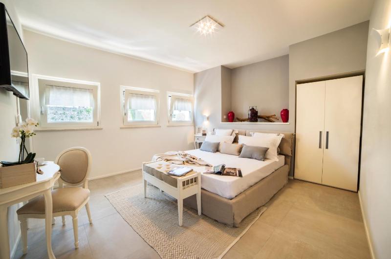 Riviera Carducci Rooms - image 25