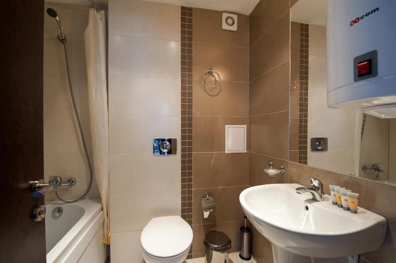 One-Bedroom Apartment with Free Spa Access - Main Building image 4