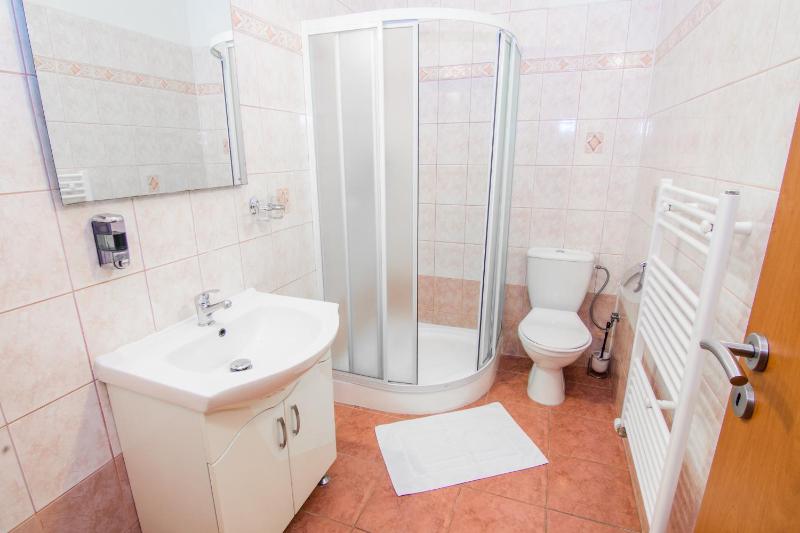 Budget Twin Room image 2