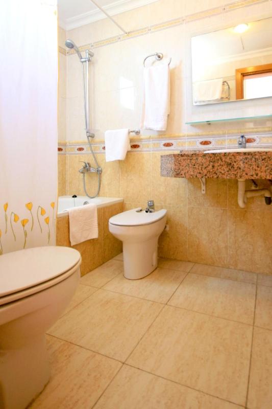 Single Room image 3