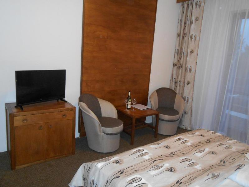 Double or Twin Room image 2