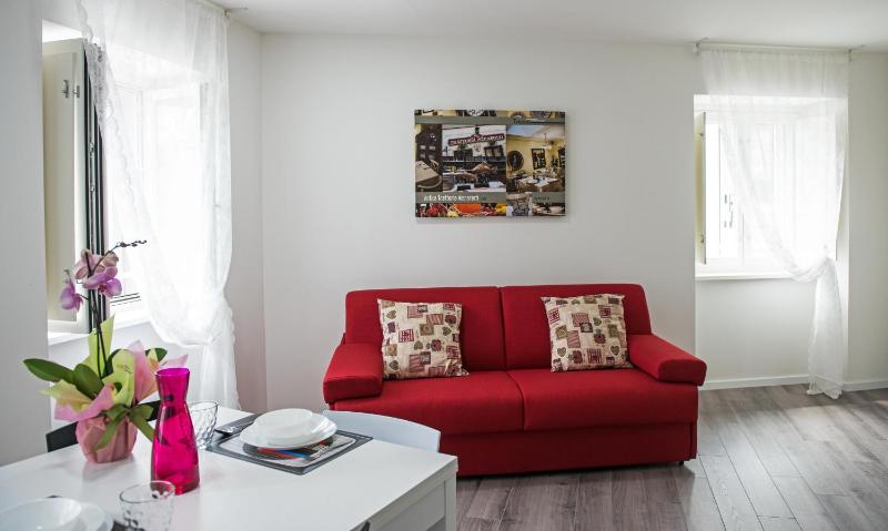 One-Bedroom Apartment image 3