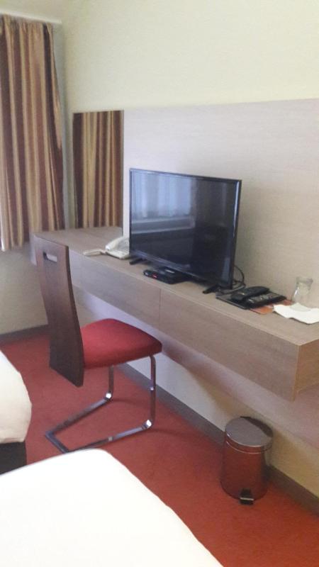 Single Room image 3