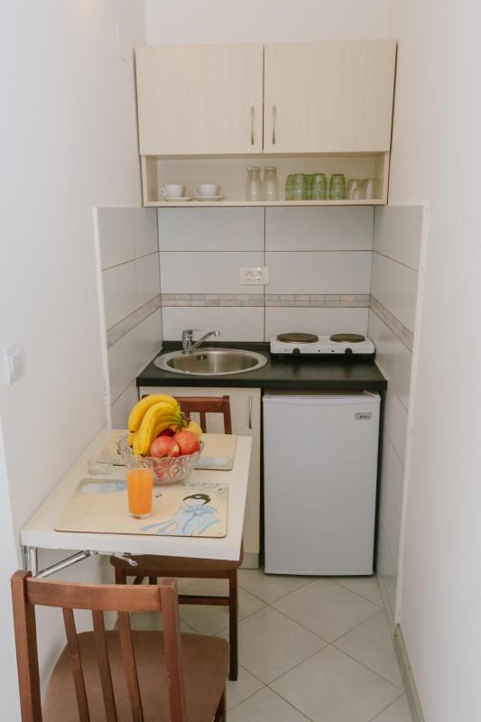 Studio Apartment image 2