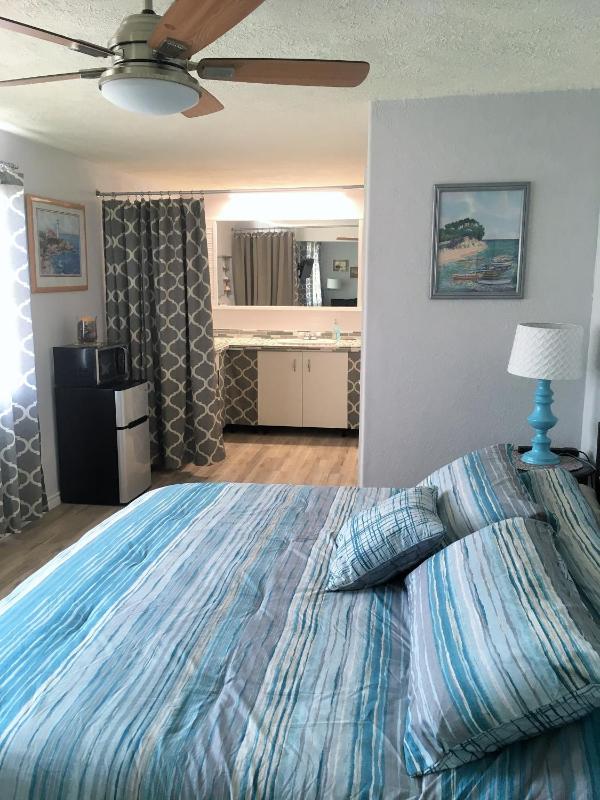 Seaside Room with Harbor Bridge View