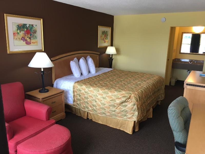 King Room image 3