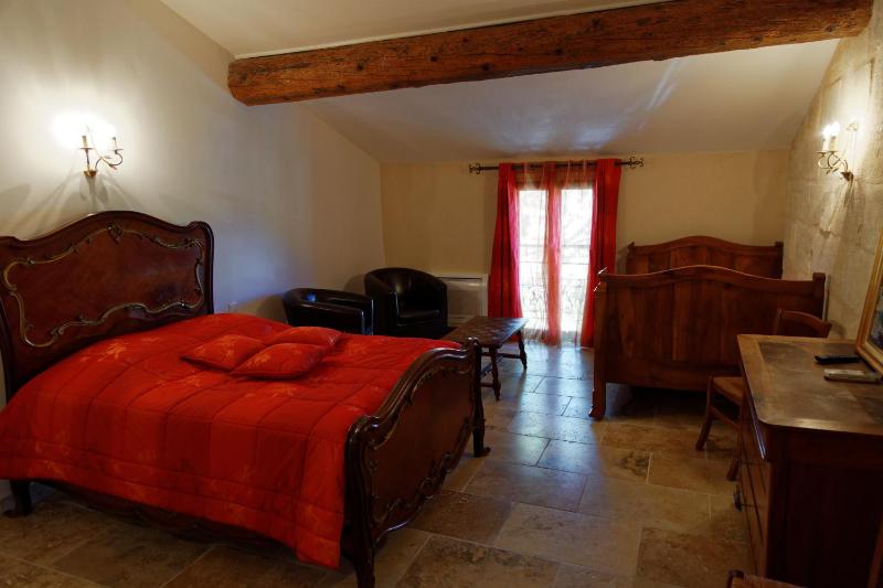 Large Double or Twin Room image 2