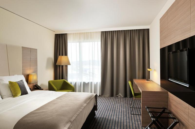Superior Double Room image 3