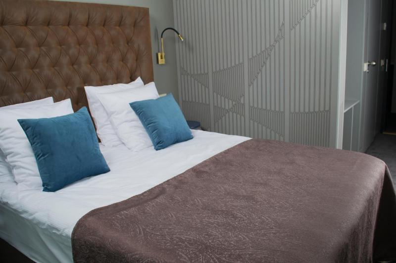 Twin Room with Spa Access image 4