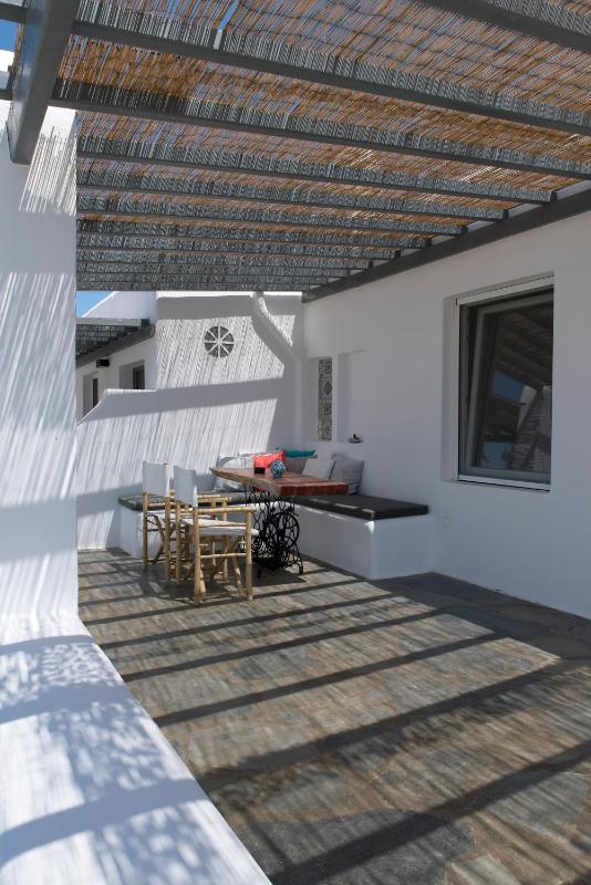 Deluxe Double Room with Sea View image 2