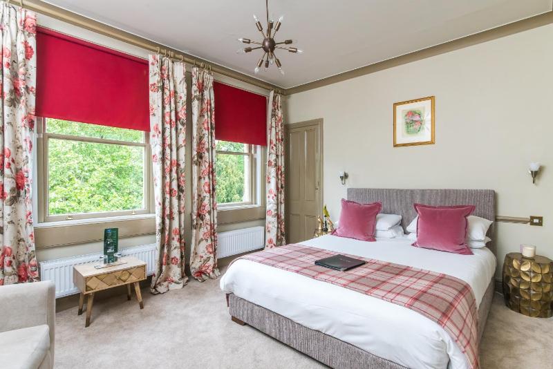 Standard Double Room image 4