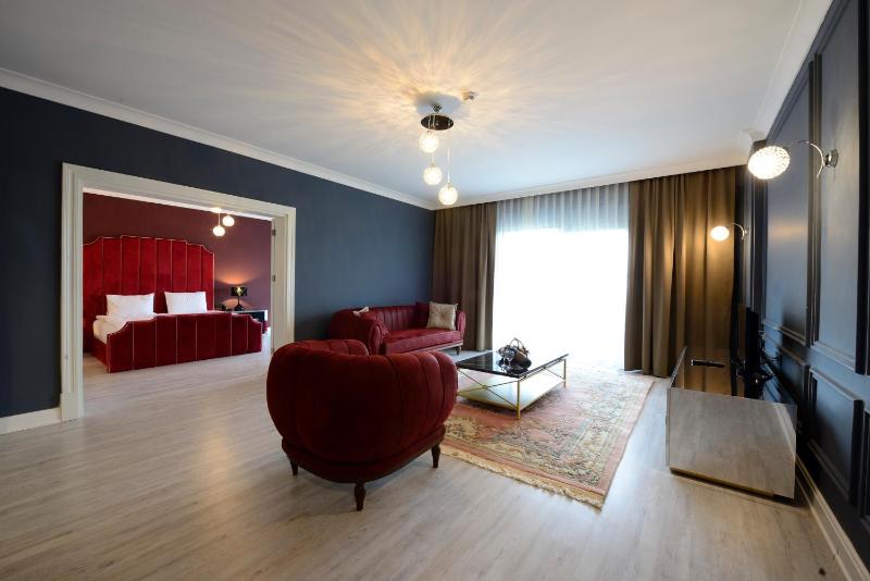 Executive Suite image 3