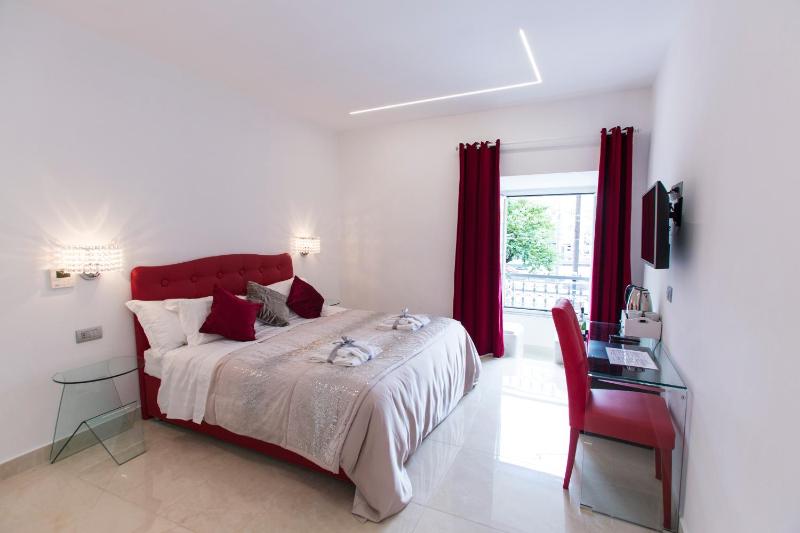 King Room image 4