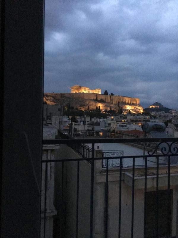 Mind-blowing Acropolis View Apt - image 11
