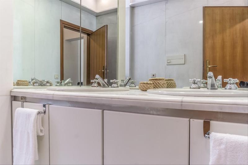 Apartment image 3