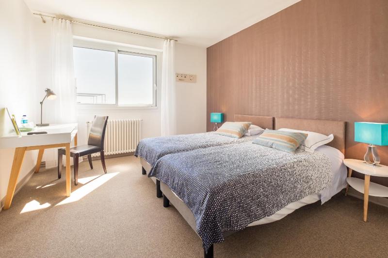 Twin Room with Sea View image 3