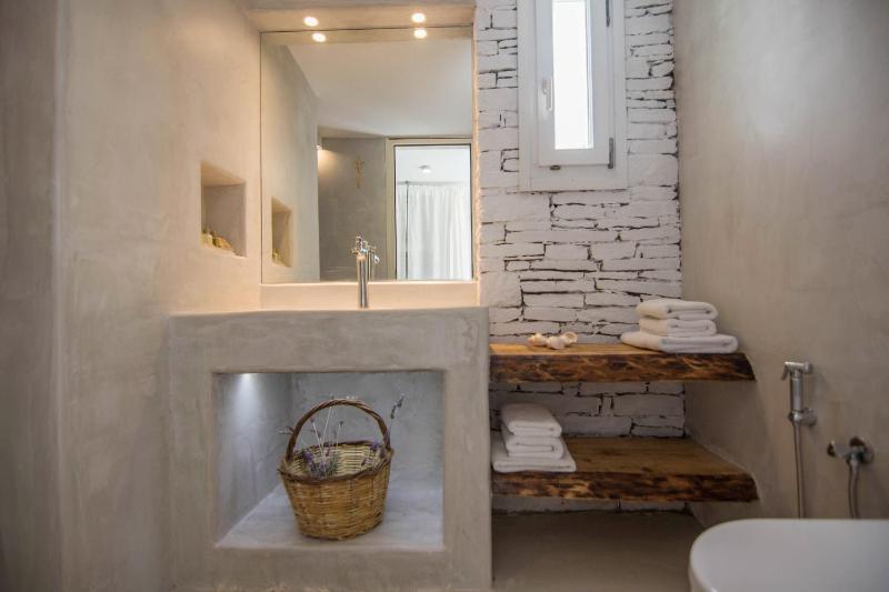 Executive Maisonette with Private Pool and Sea View image 2
