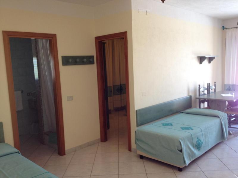 One-Bedroom Apartment (5 Adults) image 2