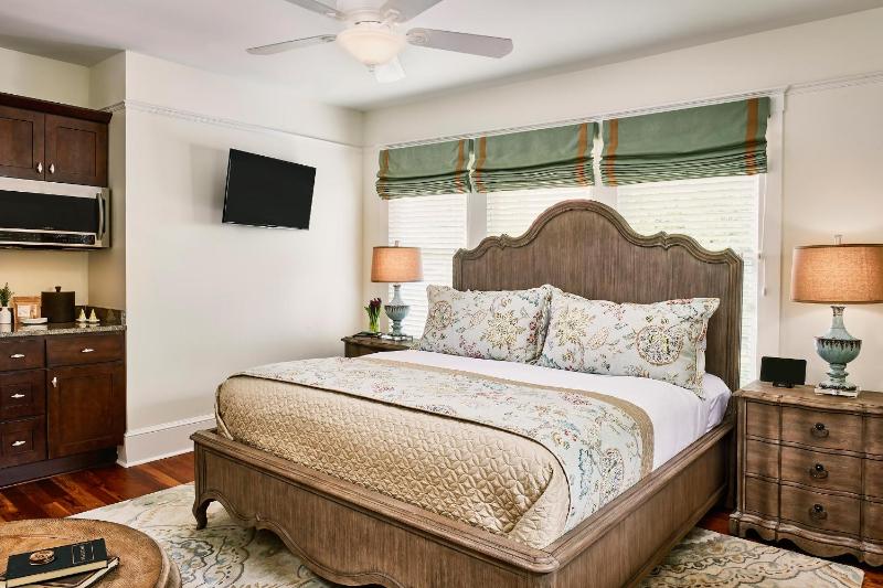 King Room with Veranda image 3