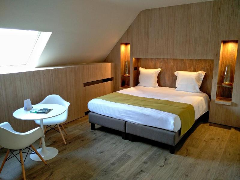 Club Double or Twin Room image 2